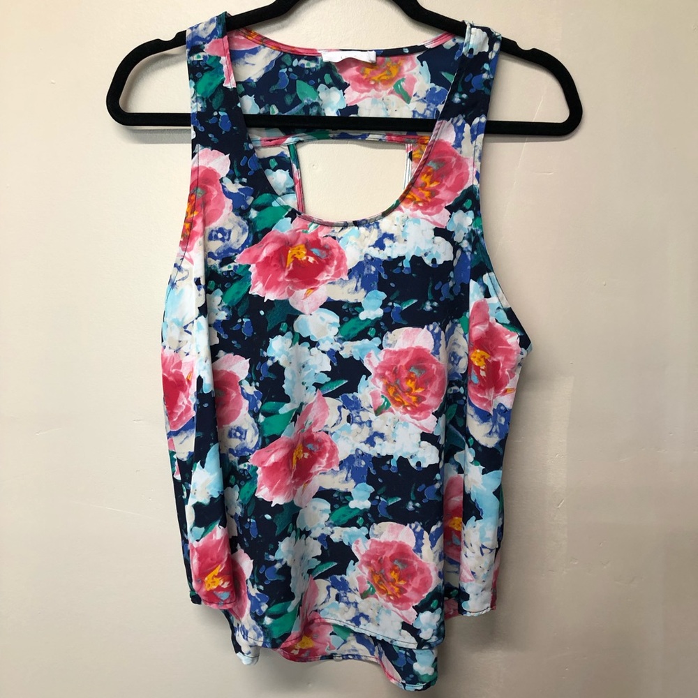 Lush Watercolor Floral Tank Size XS